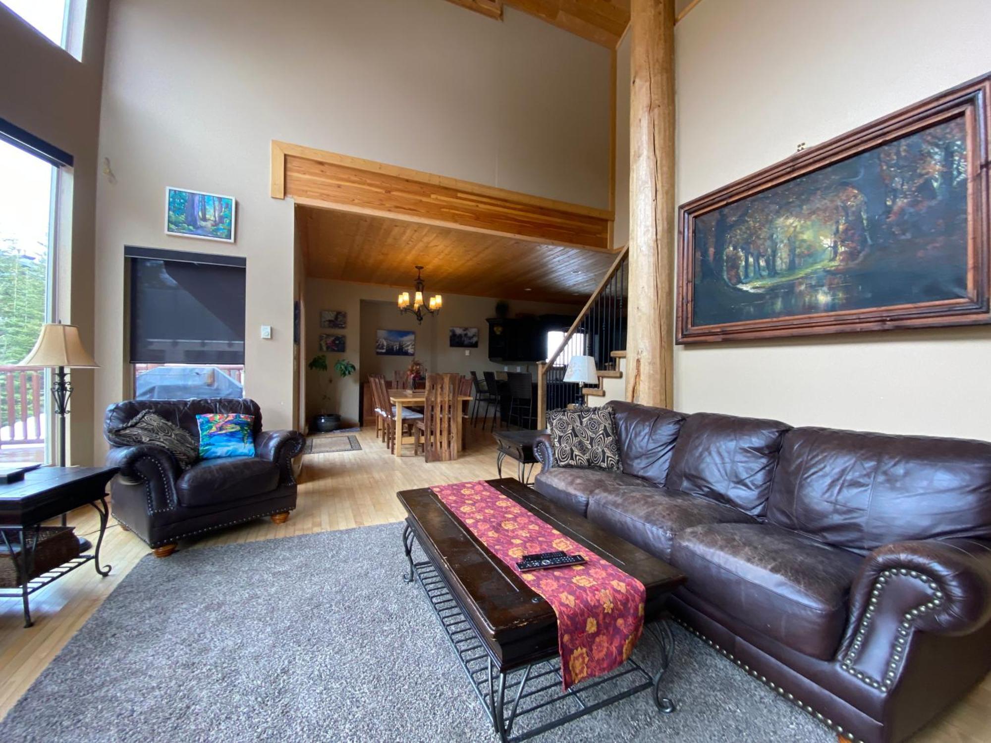 Morrisey Chalet At Sun Peaks Exterior photo