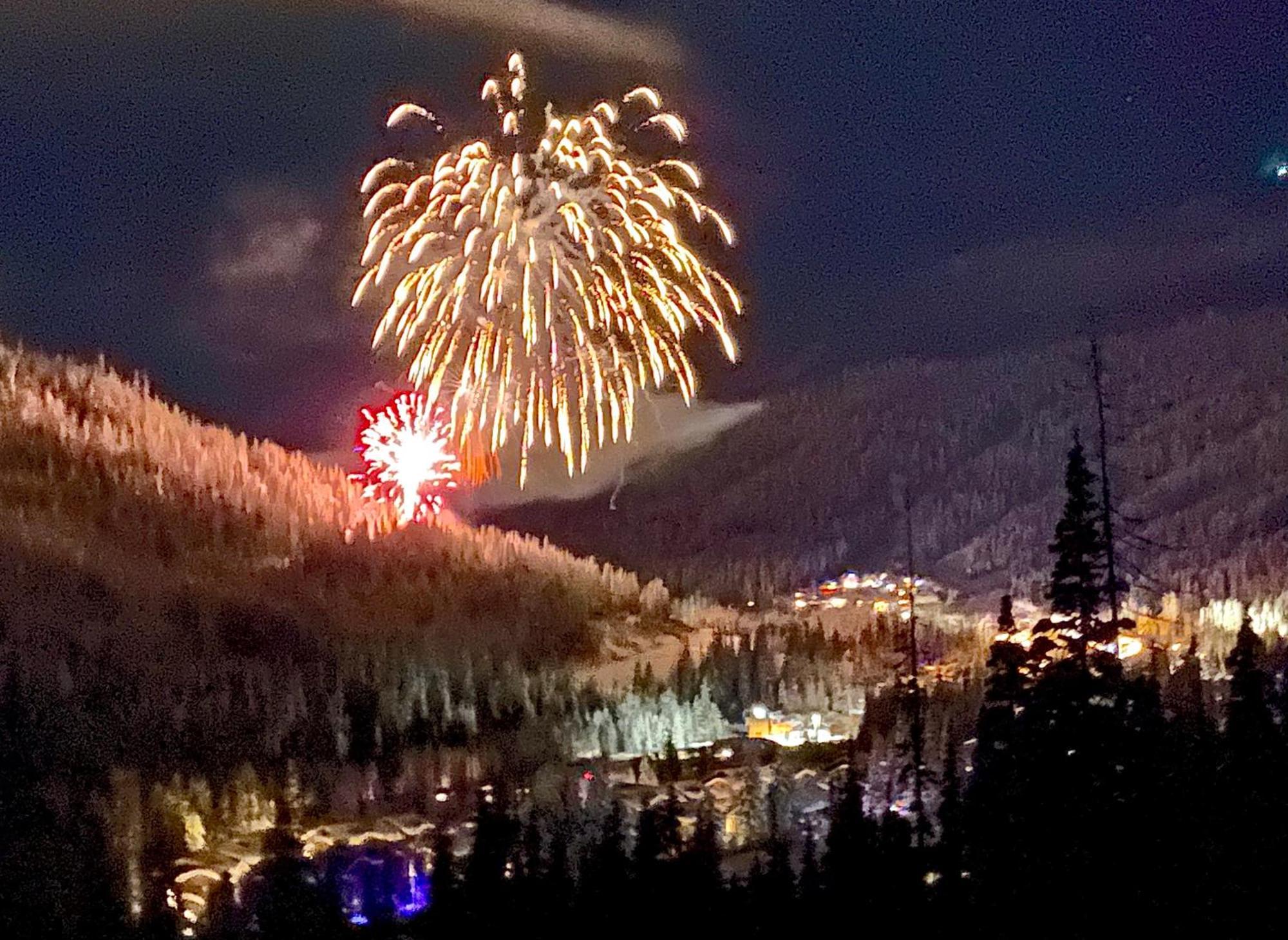 Morrisey Chalet At Sun Peaks Exterior photo