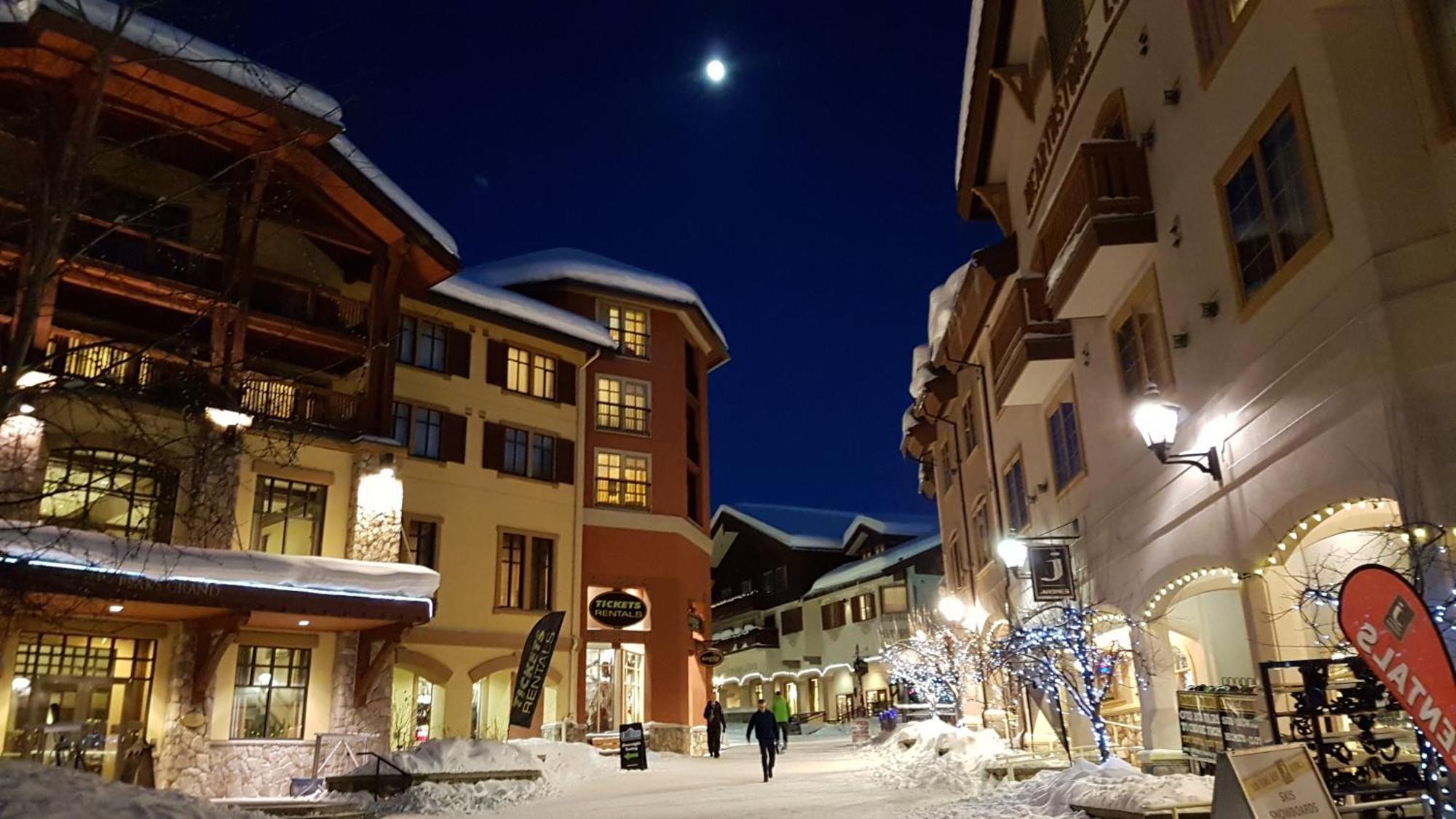 Morrisey Chalet At Sun Peaks Exterior photo