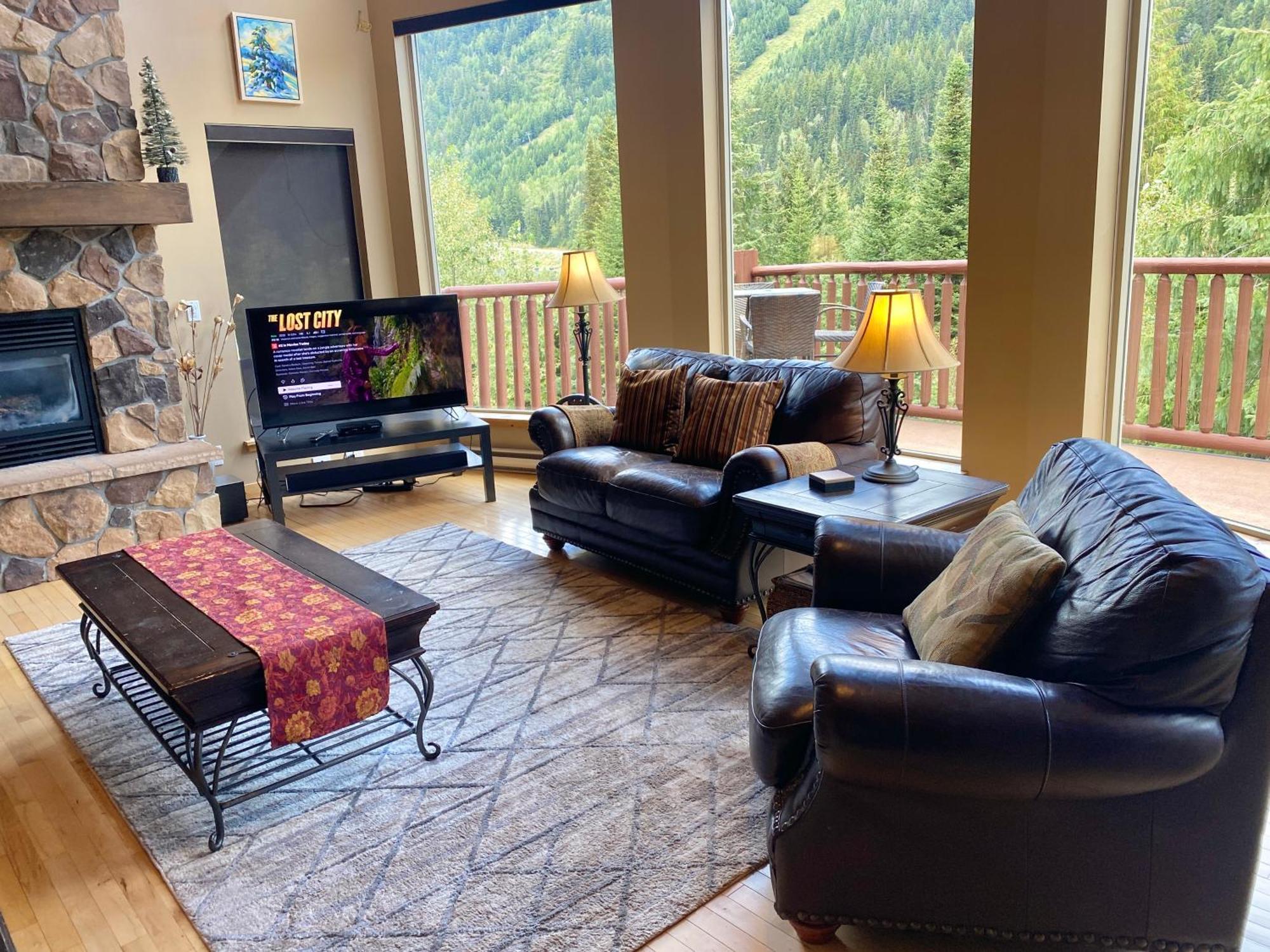 Morrisey Chalet At Sun Peaks Exterior photo
