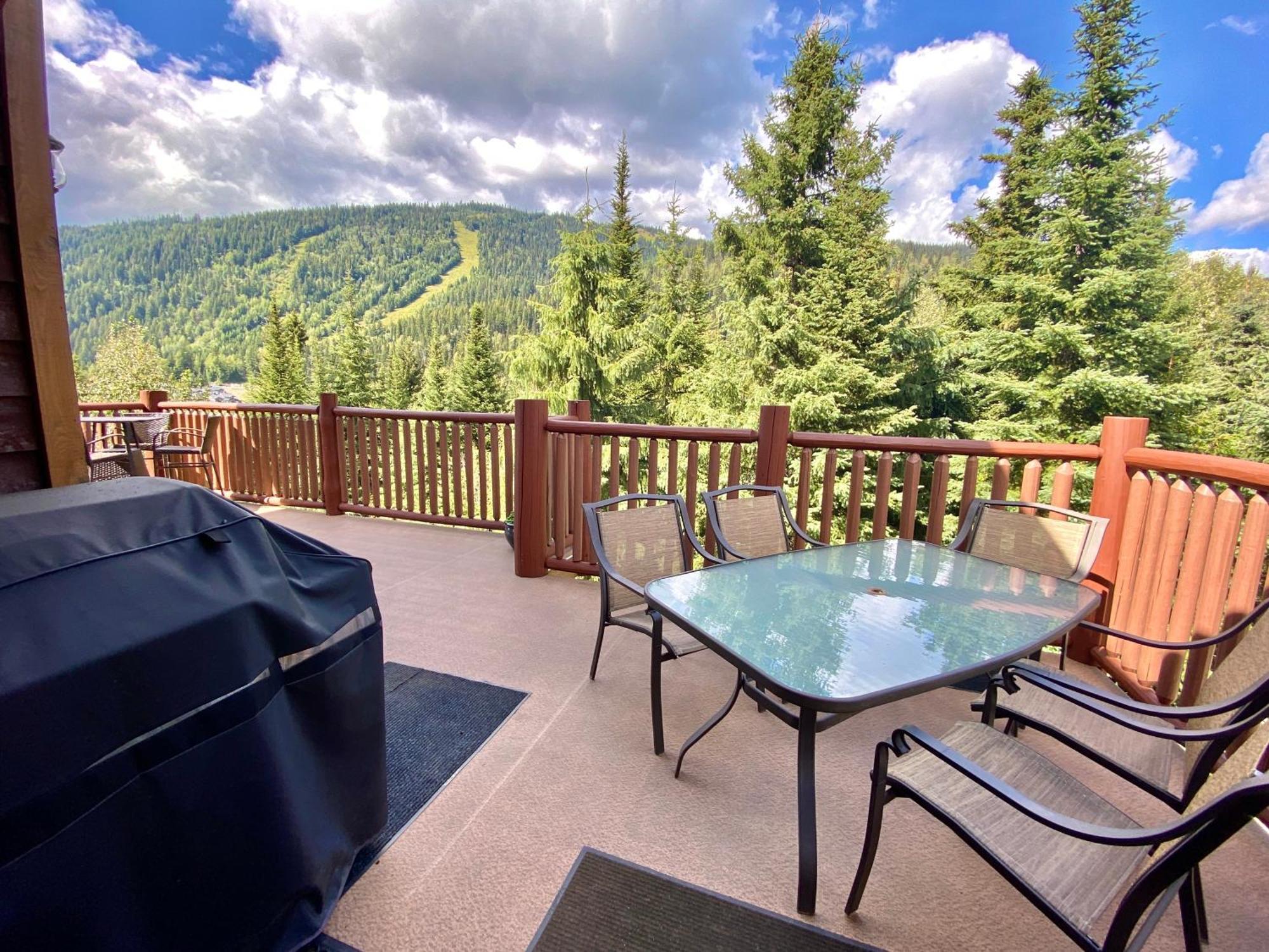 Morrisey Chalet At Sun Peaks Exterior photo
